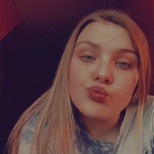 Meet your Posher, Chloe